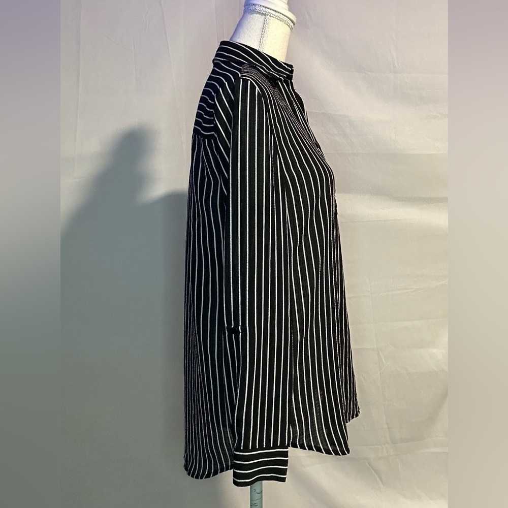 Blouses/flannels/button downs-2 for $20 or 3 for $30 (Mix & Match) - Picture 4 of 5